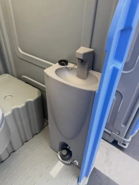 Deluxe + sink rental unit