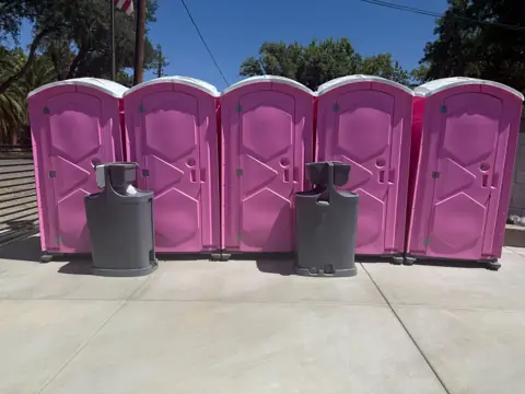 Hand-wash stations rental unit